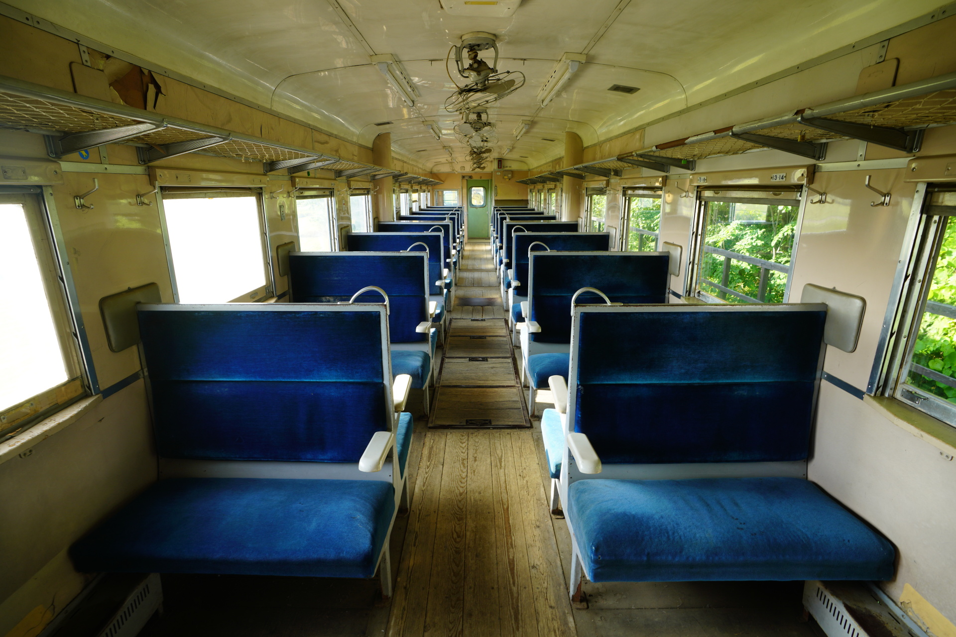 ソニーα7R IV　FE 16-35mm F2.8 GM（17mm）　露出マニュアル（F5.6、1/20秒）　ISO200　WB:太陽光　風景