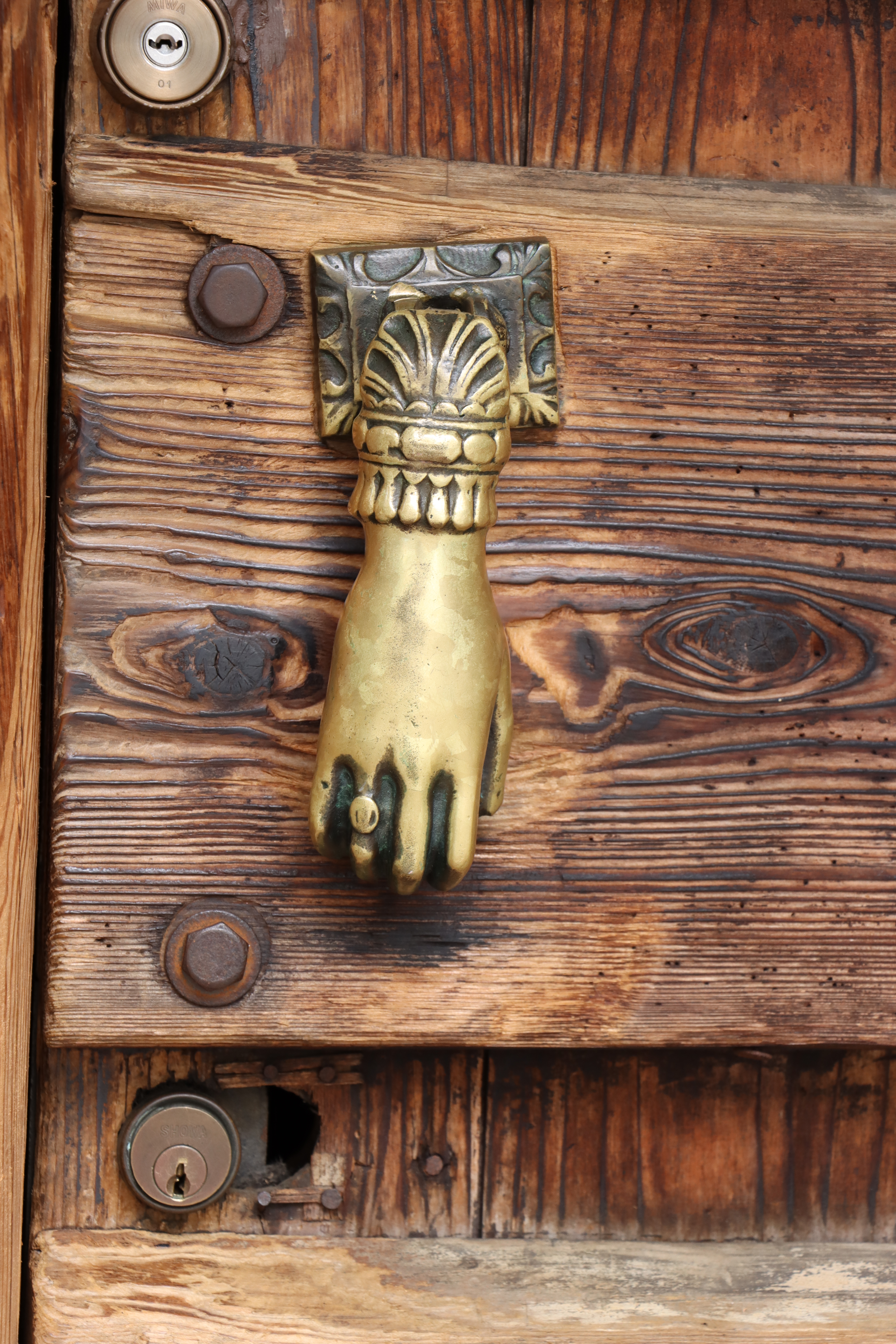 EOS 90D　EF-S18-135mm F3.5-5.6 IS USM（116mm）　ISO 400　F8　1/30秒