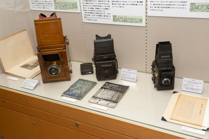 福原信三、福原路草、安井仲治が愛用した木製一眼レフカメラ。