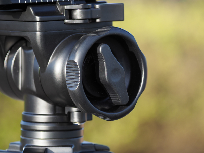 パン・チルト同軸のストッパー。