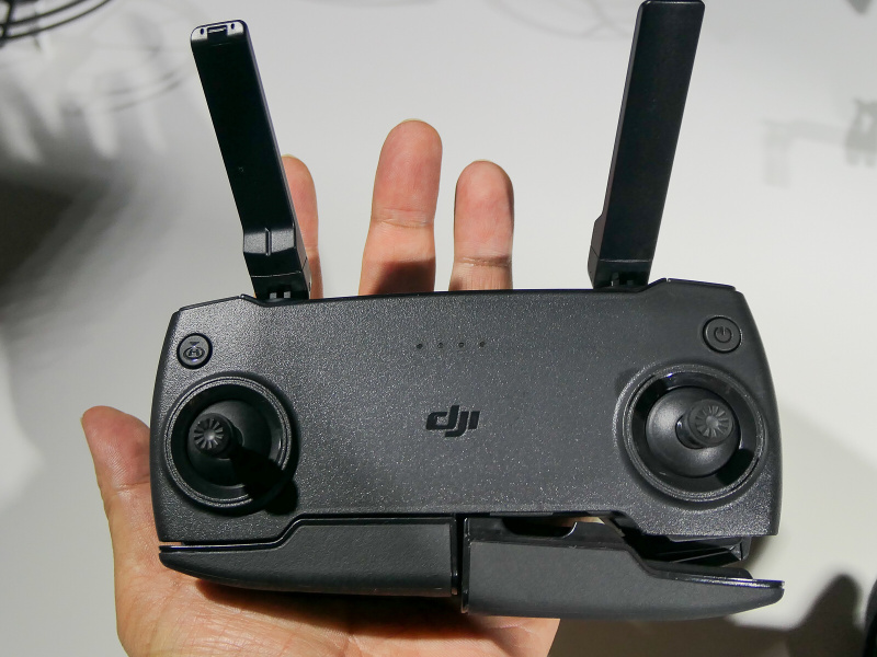 コントローラーもコンパクト