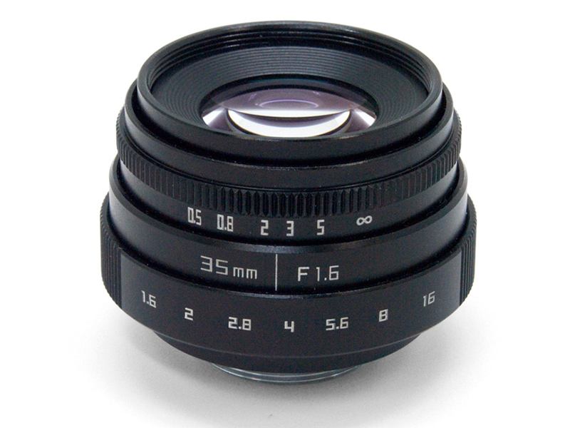 同梱の35mm単焦点レンズ