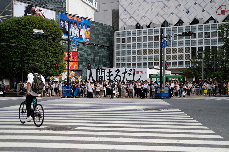 「人間まるだし」。この場所に妙に合うコピー<br><span class="fnt-85">X-Pro2 / XF35mmF2 R WR / 絞り優先AE（1/4,000秒・F2.0・0.0EV） / ISO 200</span>