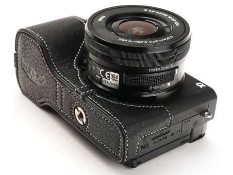 α7R IV/α6400/α6100/RX100 VII用のレザーカメラケース - デジカメ Watch