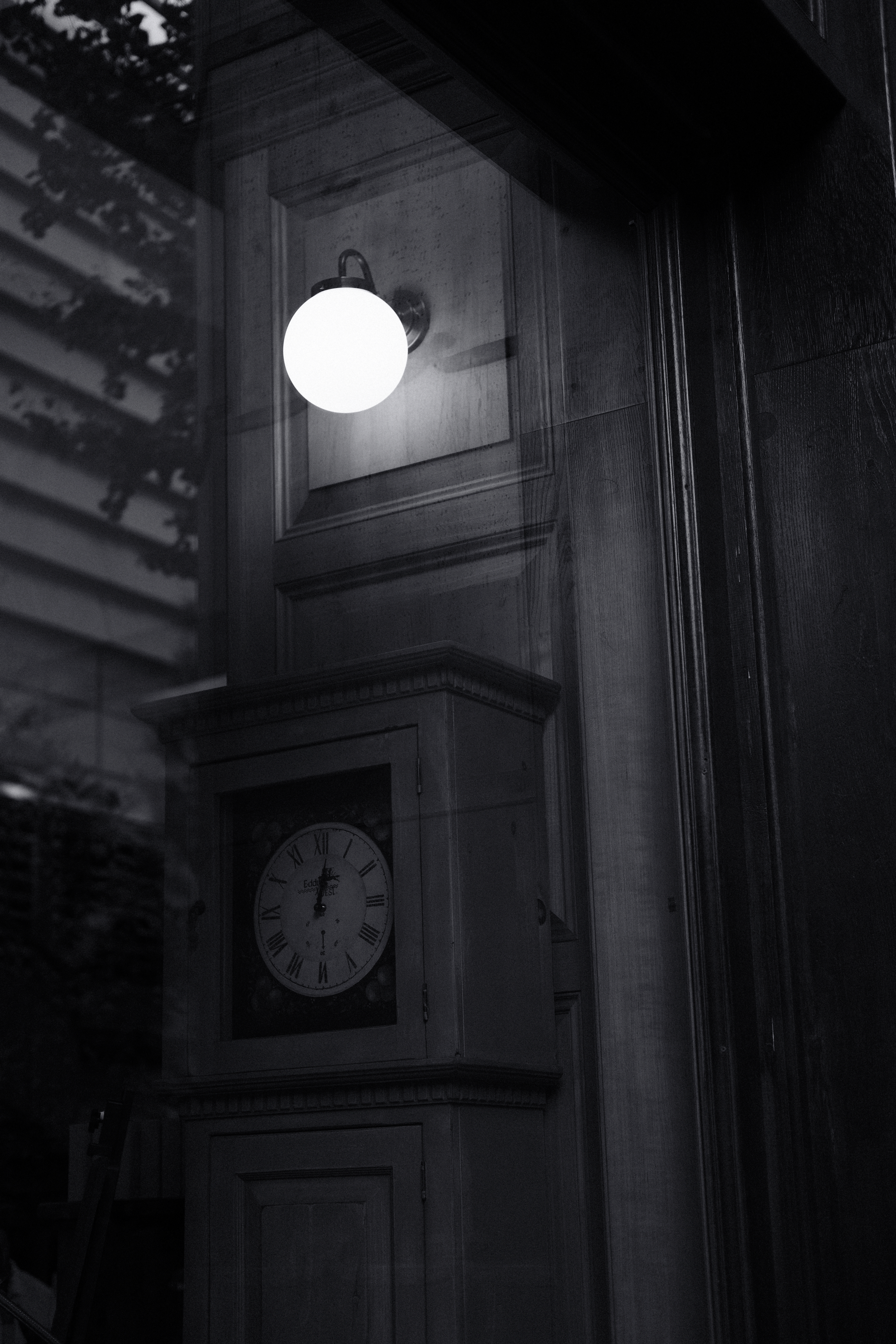 XF35mmF2R WR　1/500秒　F2.0　ISO 320　-1.7補正　AWB　DR200%　フィルムシミュレーション：ACROS+R　H-Tn：＋2　S-Tn：＋2　グレイン・エフェクト：強度/弱・粒度/大