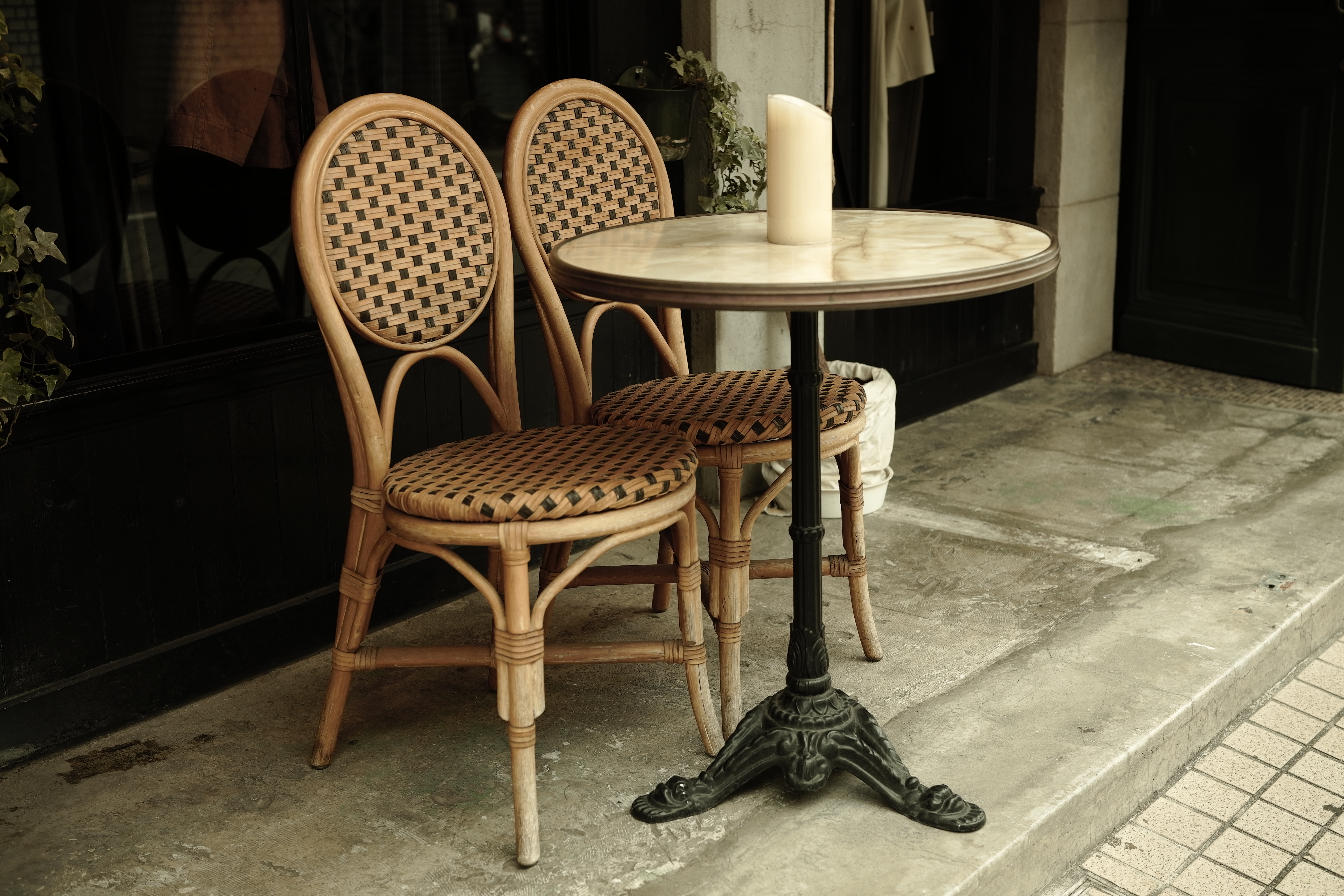 カラーモードをシネマに設定した。温かみのある色調で、やや柔らかい階調になり、レトロな雰囲気になった。<br>SIGMA fp　45mm F2.8 DG DN　ISO 400　F4　1/250秒