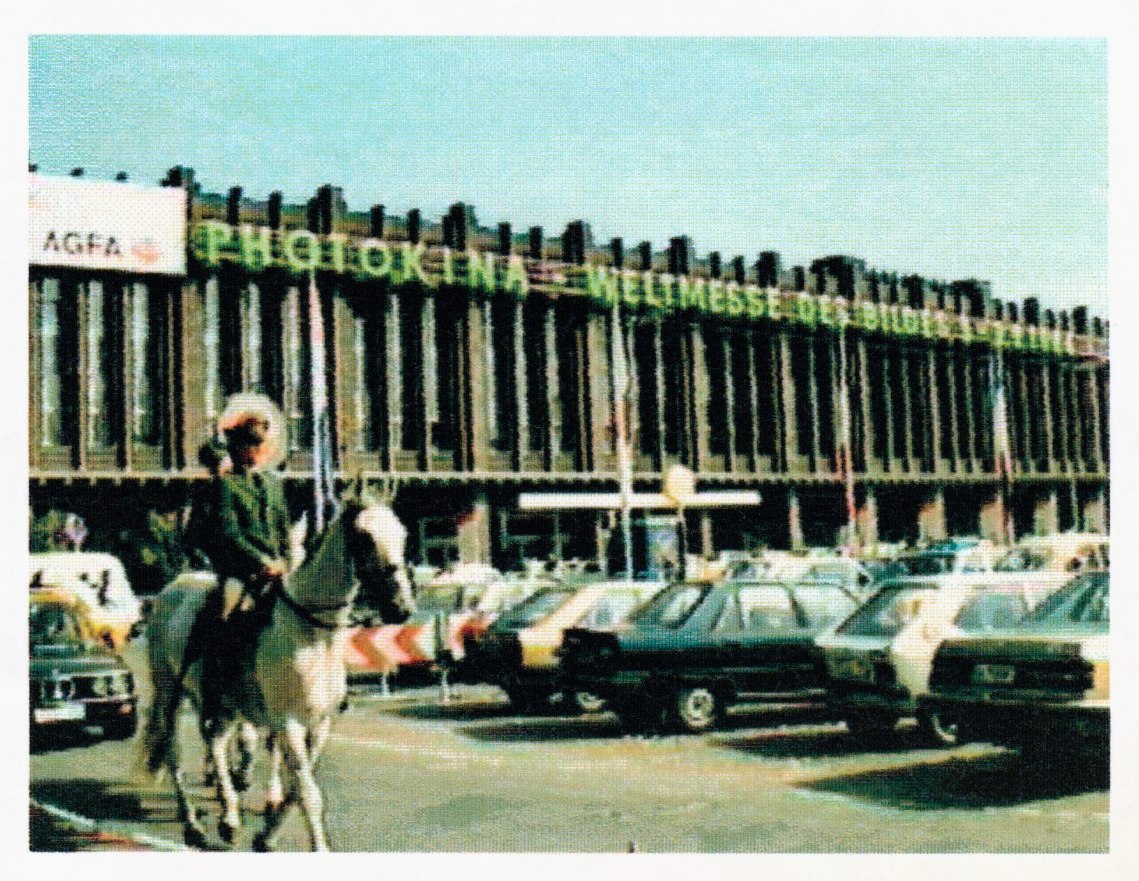 1986フォトキナ正面玄関（用紙サイズ181×128mm、実画面サイズ91×69mm）