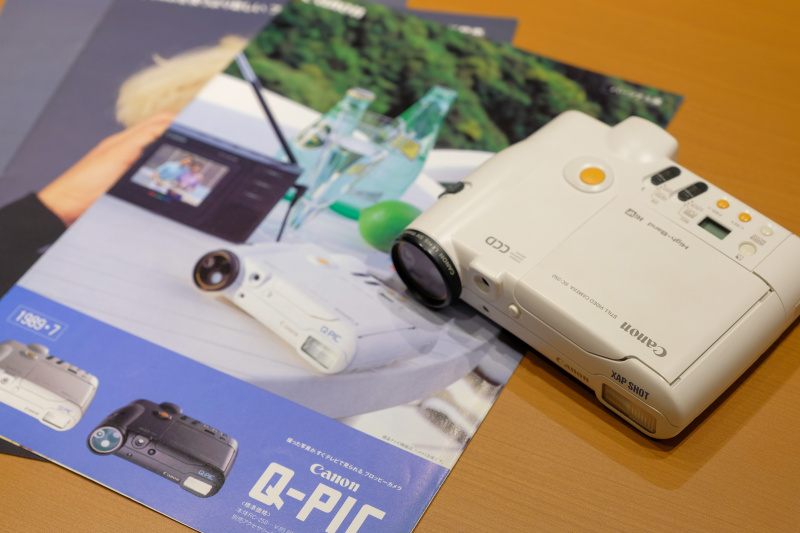 キヤノンQ-PICのデザインは、今見ても斬新だ。