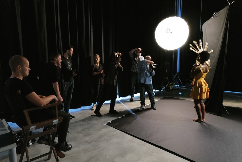スタジオ撮影の様子。