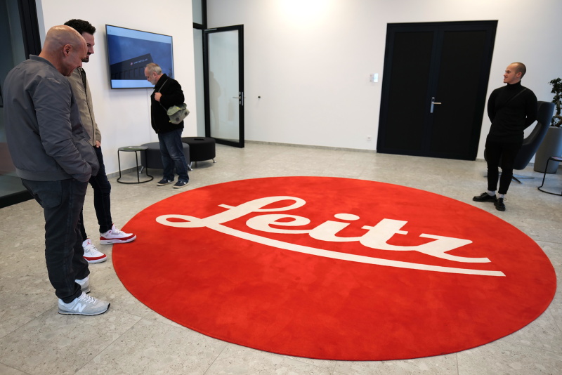 エルンスト・ライツ・ウェッツラー社の入口には、懐かしい「Leitz」のマーク。