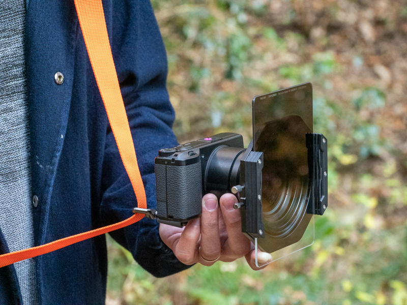 ワイドコンバージョンレンズGW-4にグラデーションNDフィルターといういでたち。こんな風にGR IIIを使う発想は風景写真家らしい。