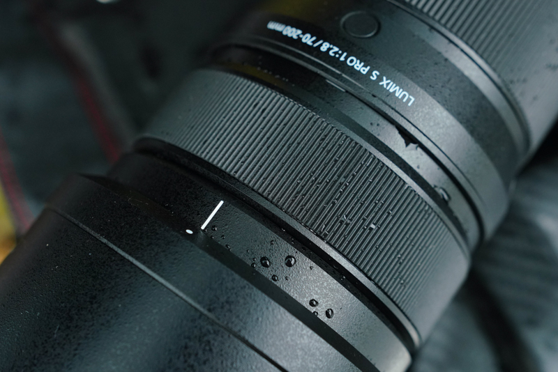 フォーカスクラッチ機構：AF操作時