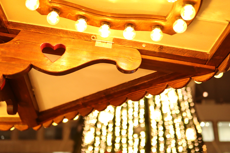 EOS Kiss M / 30mm F1.4 DC DN / 絞り優先AE（1/250秒・F1.4・+0.7EV） / ISO 1250