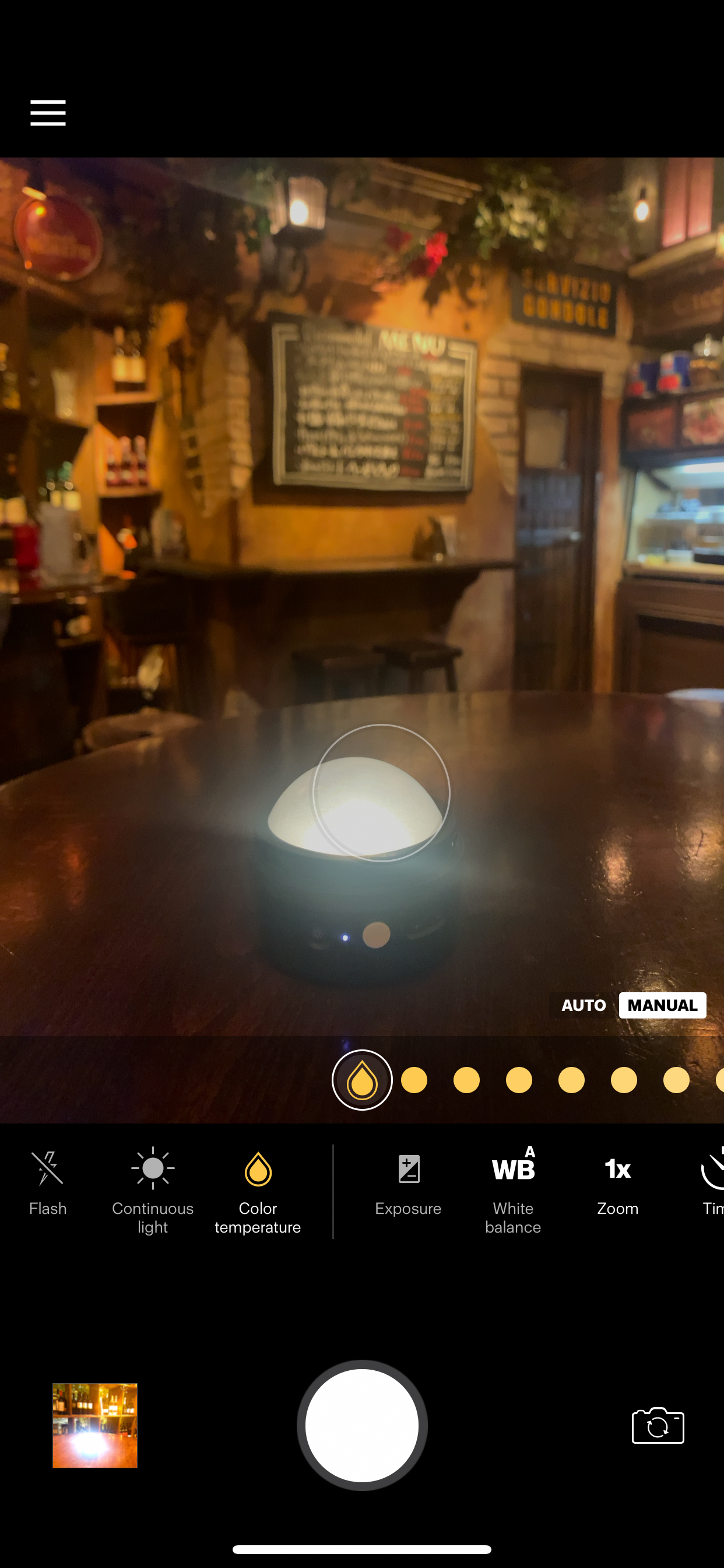 アプリ「Profoto Camera」でC1 Plusの色温度を設定できる。