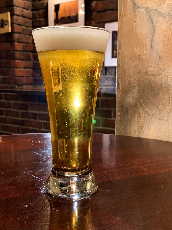 iPhone XS Max / 4.25mm（40mm相当） / 1/25秒 / F1.8 / ISO 640 / Profoto C1 Plus使用