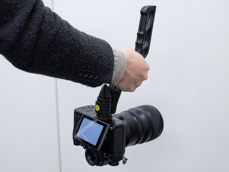 ハンドグリップ状態で、上下を逆さにした。