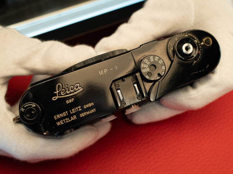 撮影例：塗りの厚さや表面の揺らぎまで伝えられるのが、APS-Cセンサーの描写力。