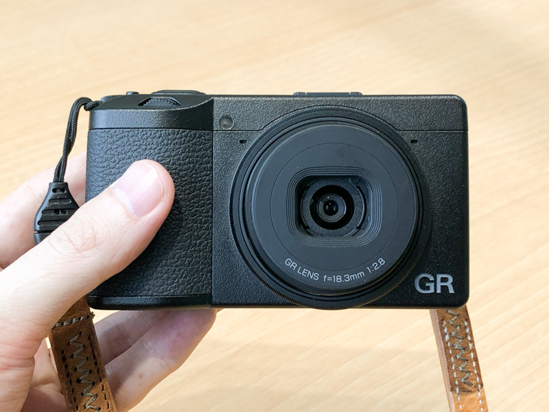 RICOH GR III+ユリシーズ クラシコ・セルペンテ