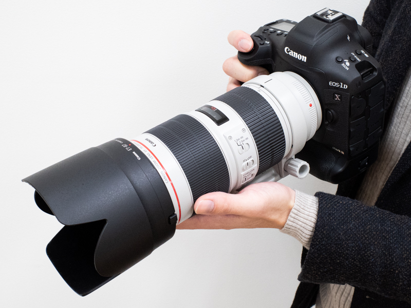 「EF70-200mm F2.8L IS III USM」を装着。