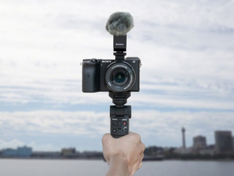 ソニー、Bluetoothリモコン搭載の撮影グリップ - デジカメ Watch