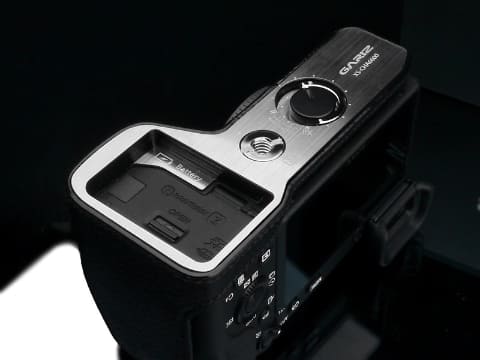 SONY - 美品 ソニー α6600 メーカー保証有 6月新品購入 &amp; GARIZ本革ケース SONY - 美品 ソニー α6600 メーカー保証有 6月新品購入 & GARIZ