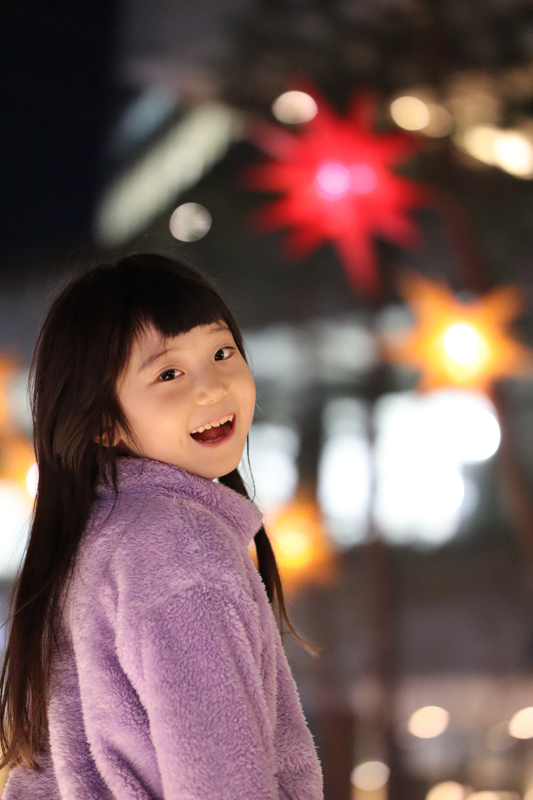 EOS Kiss M / 56mm F1.4 DC DN / 絞り優先AE（1/125秒・F1.4・+1.3EV） / ISO 3200