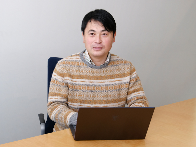 ロケ先にノートPCは欠かせないという鉄道写真家の長根広和さん。そのこだわりとは？