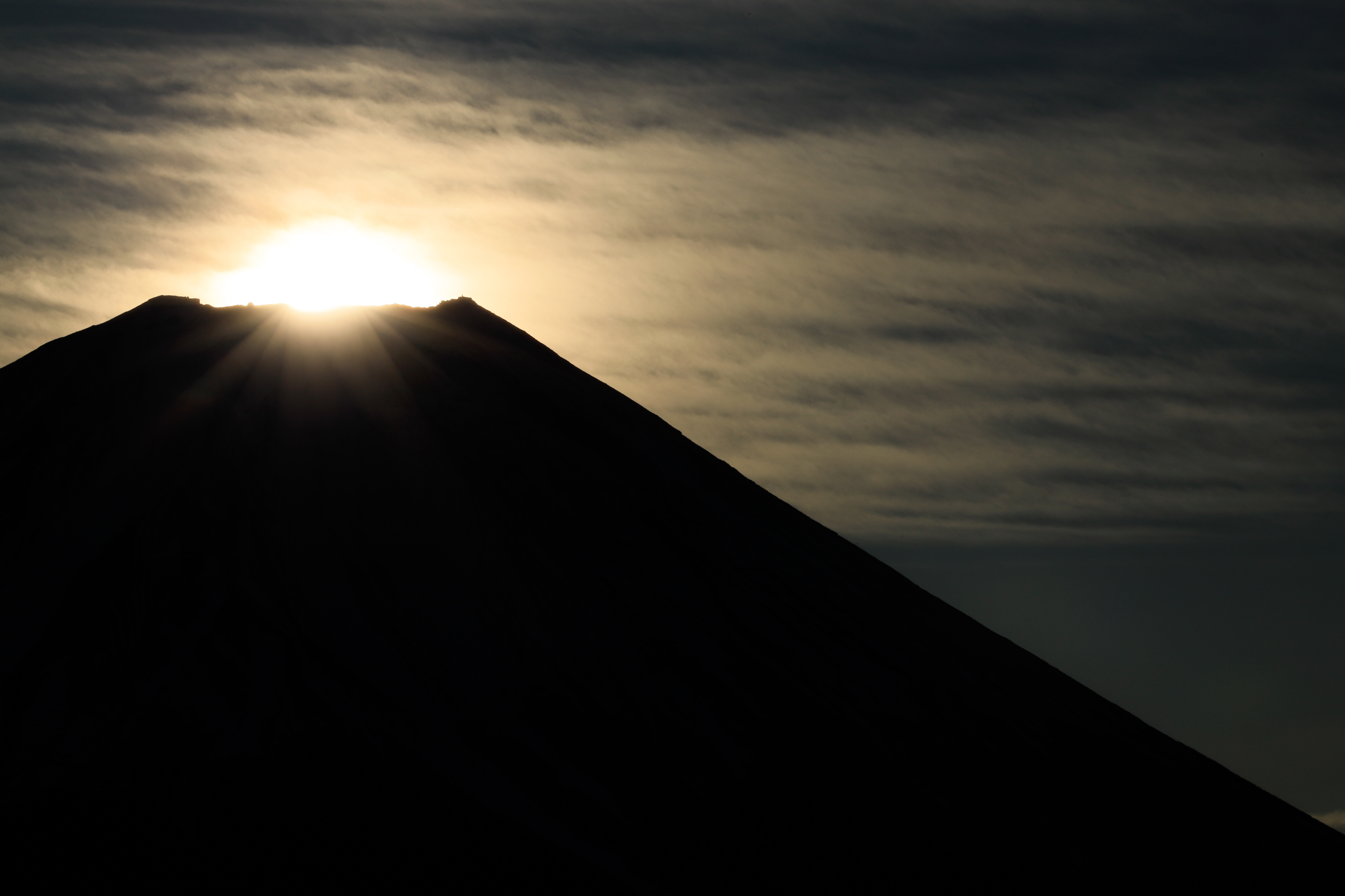 Canon EOS R / RF70-200mm F2.8 L IS USM / 200mm / 絞り優先AE（F32・1/1,000秒・-1.0EV） / ISO 200