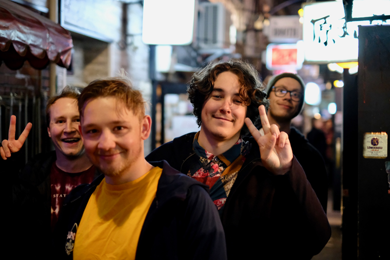 最近は本当に外国人観光客が多い。<br><span class="fnt-85">X-Pro2 / XF35mmF1.4 R / 35mm（53mm相当） / 絞り優先AE（1/320秒・F1.4・-0.3EV） / ISO 3200</span>