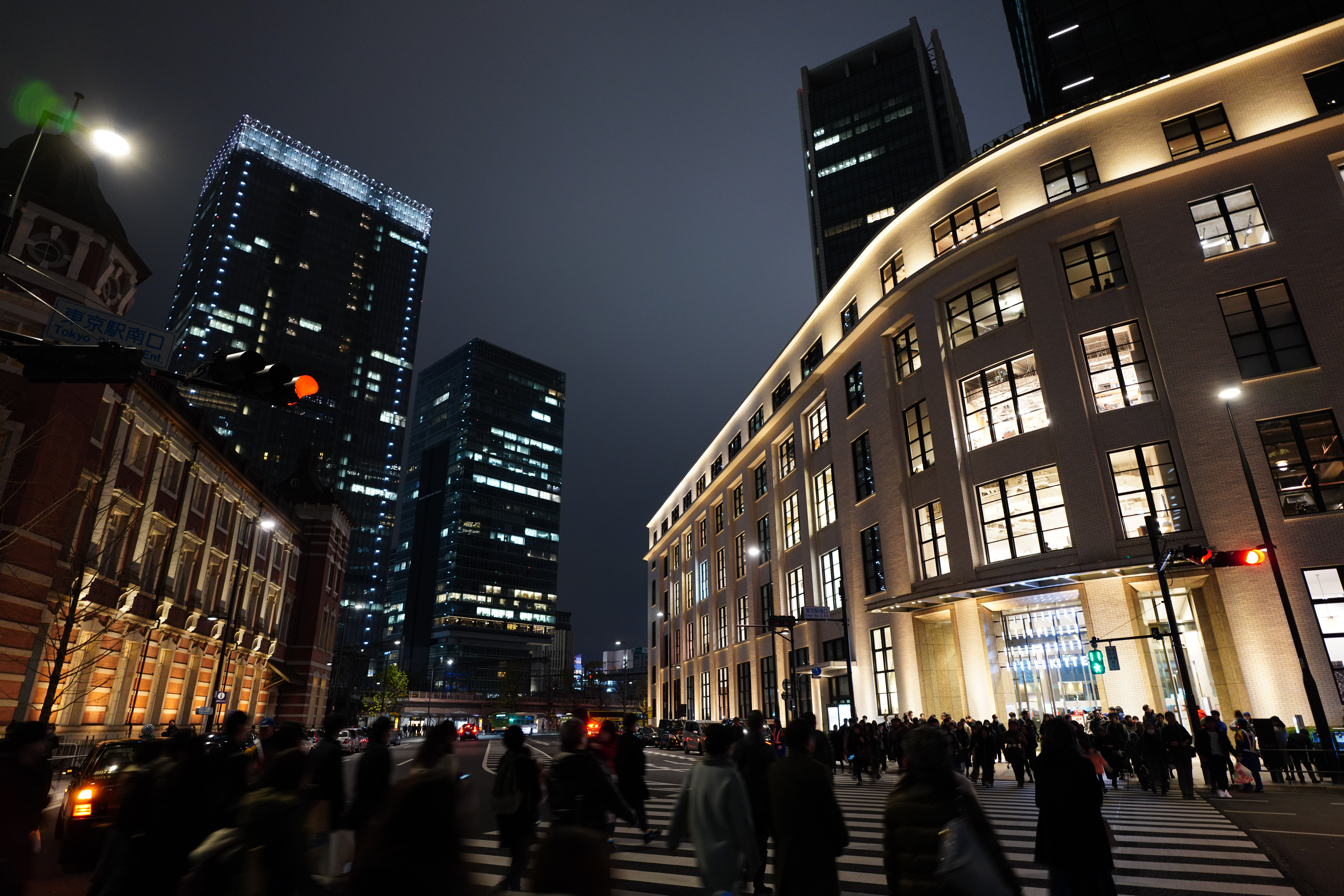 ソニーα7R IV・タムロン20mm F/2.8 Di III OSD M1:2・マニュアル露出（1/15秒・F2.8）・ISO 800