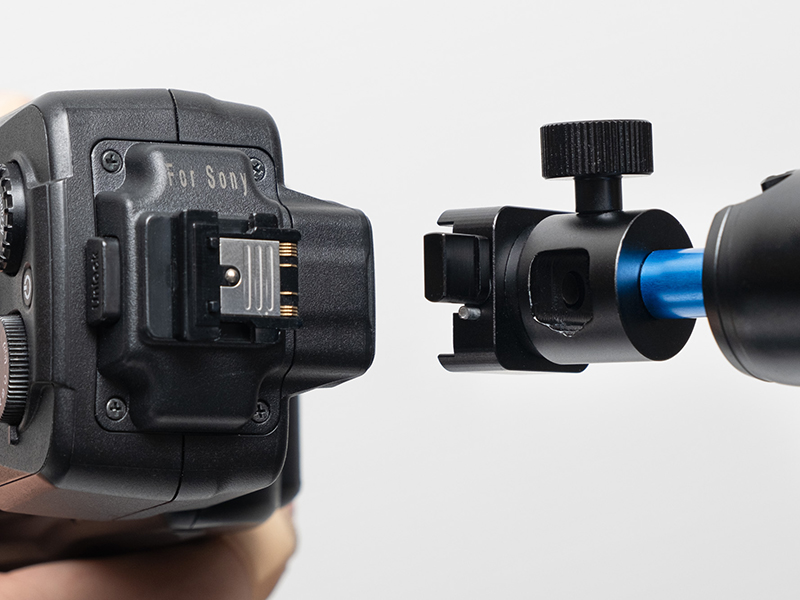 ソニーのマルチインターフェースシューにも対応する