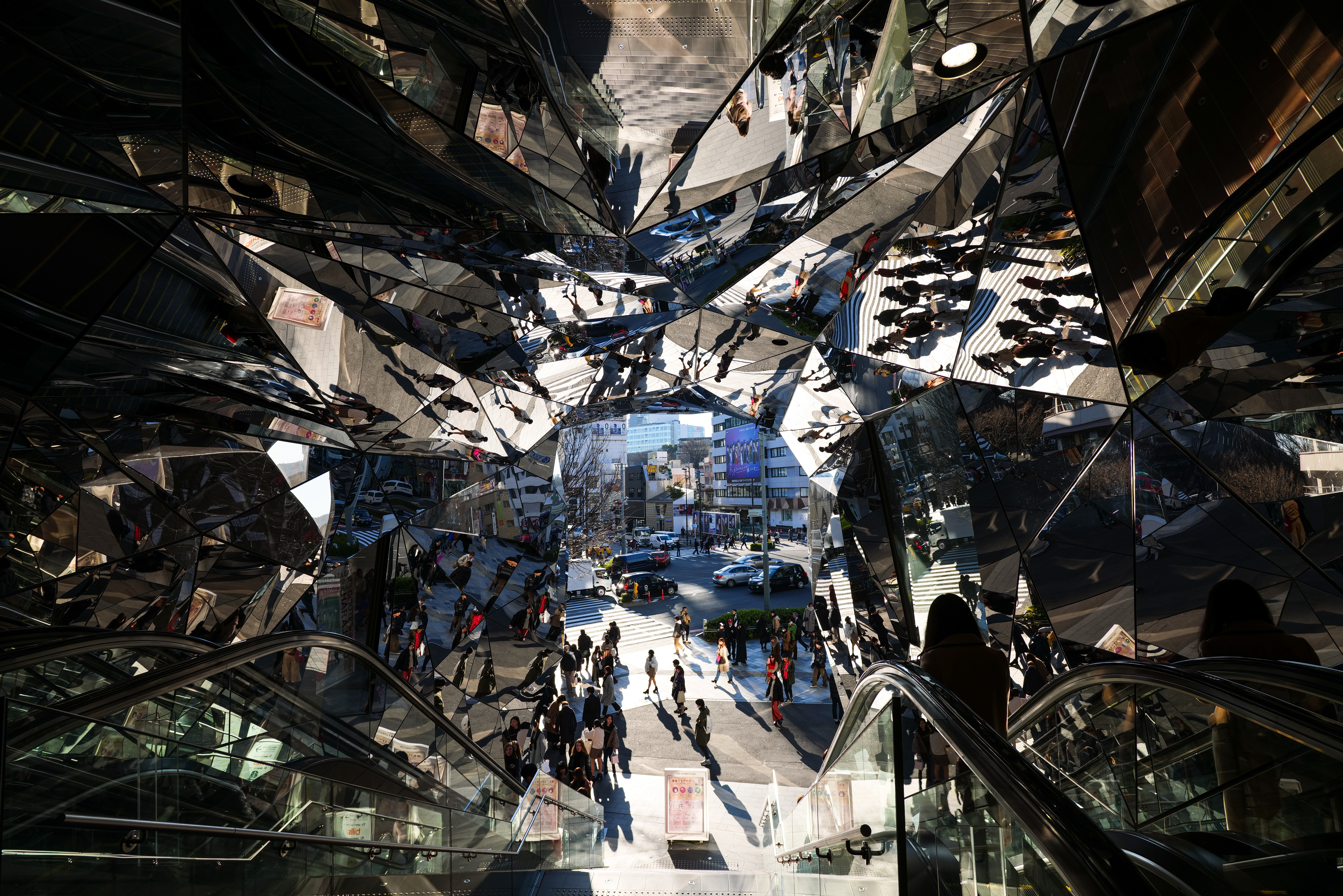 LUMIX S1R / LUMIX S PRO 16-35mm F4（16mm）/ 絞り優先AE（1/200秒・F5.6・±0EV）/ ISO 100