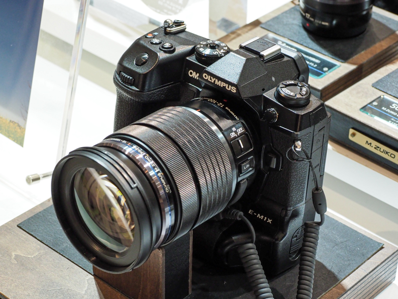 参考：OM-D E-M1X