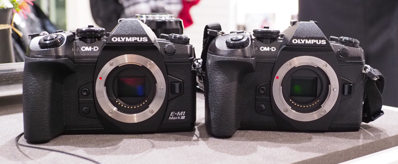 2機種の外形寸法は、約134.1×90.9×68.9mmで共通している。