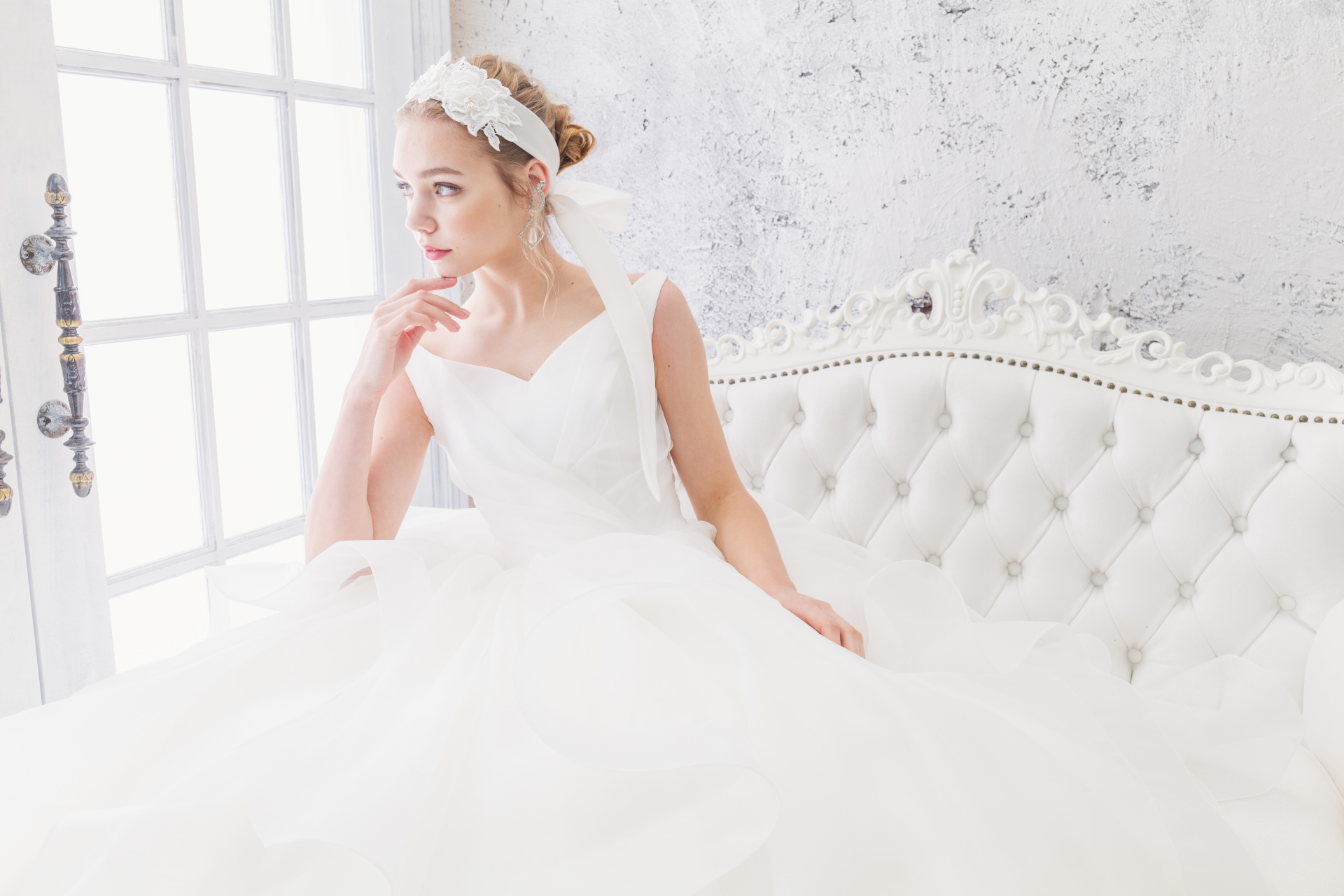 ウェディングドレスのポートレート。ハイキーも、広がったダイナミックレンジでしっかり表現できました。<br> LEICA SL2　VARIO-ELMARIT-SL F2.8-4/24-90mm ASPH.　F6.3　1/125秒　ISO 200