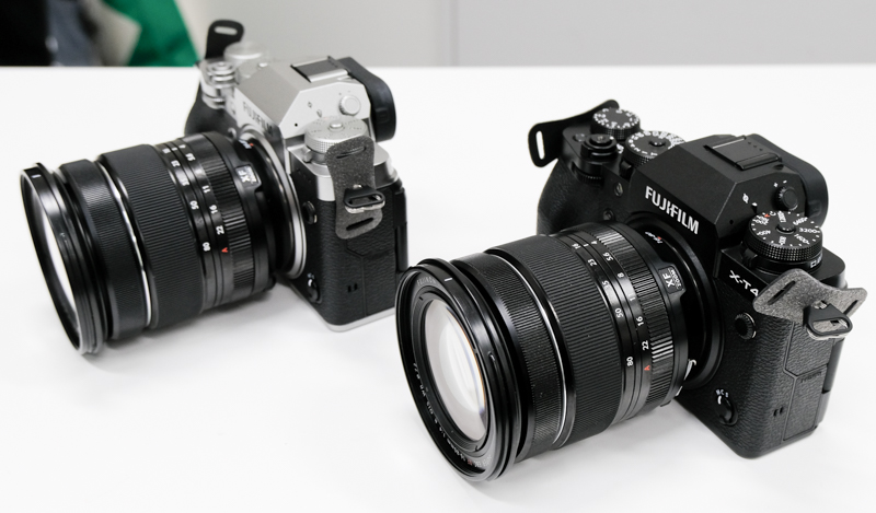 X-T4。シルバーとブラック