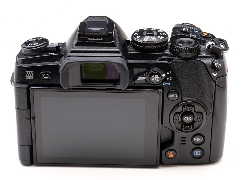 参考：E-M1 Mark IIの背面
