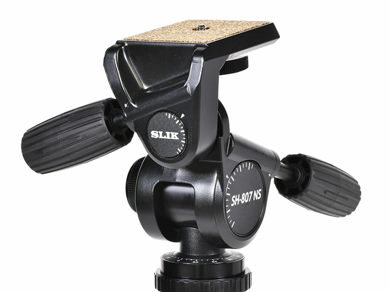 <center>搭載する3ウェイ雲台「SH-807NS」</center>
