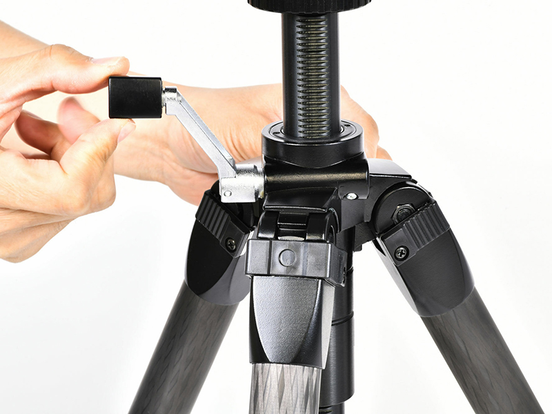 <center>ラック＆ピニオン式のギアエレベーター</center>