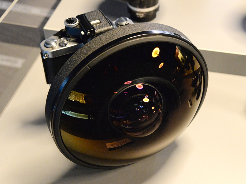 参考：Fisheye-Nikkor 6mm f/2.8