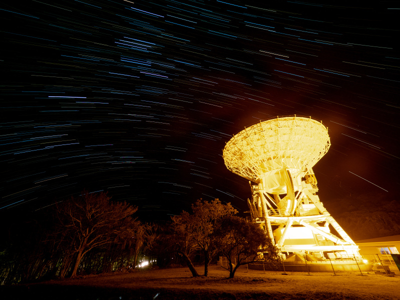 OLYMPUS OM-D E-M1 Mark II / M.ZUIKO DIGITAL ED 7-14mm F2.8 PRO / 7mm / マニュアル露出（F4・4秒）ライブコンポジット486コマ撮影 / ISO 800