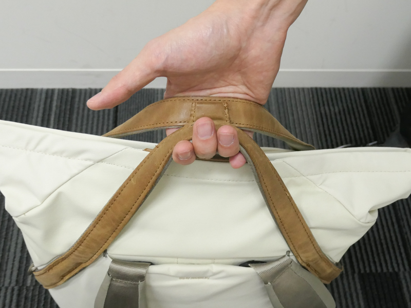 手持ちハンドル。マグネットでまとまる。