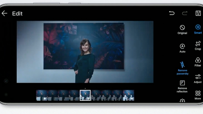 適用後の画像。通行人が消えた。