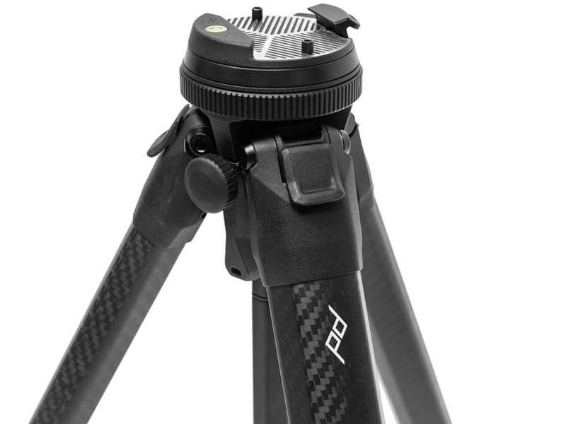 雲台。写真はカーボン