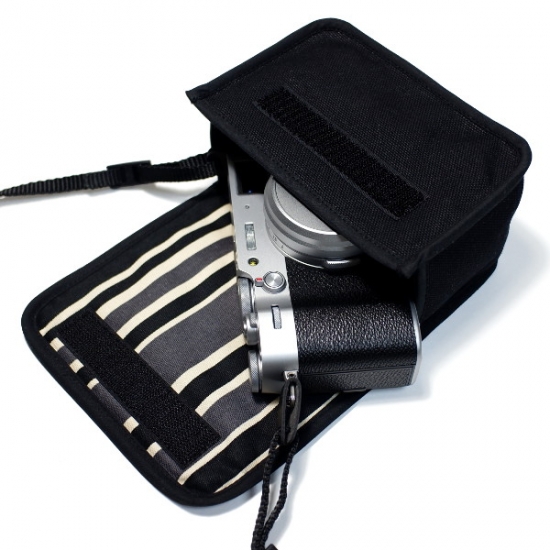 ブラック・カーボンストライプ