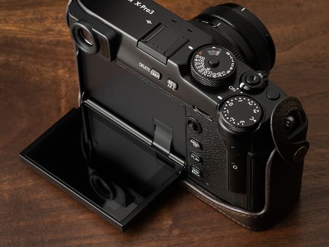 ボディの保護性能を高めたX-Pro3用ハーフレザーケース - デジカメ Watch