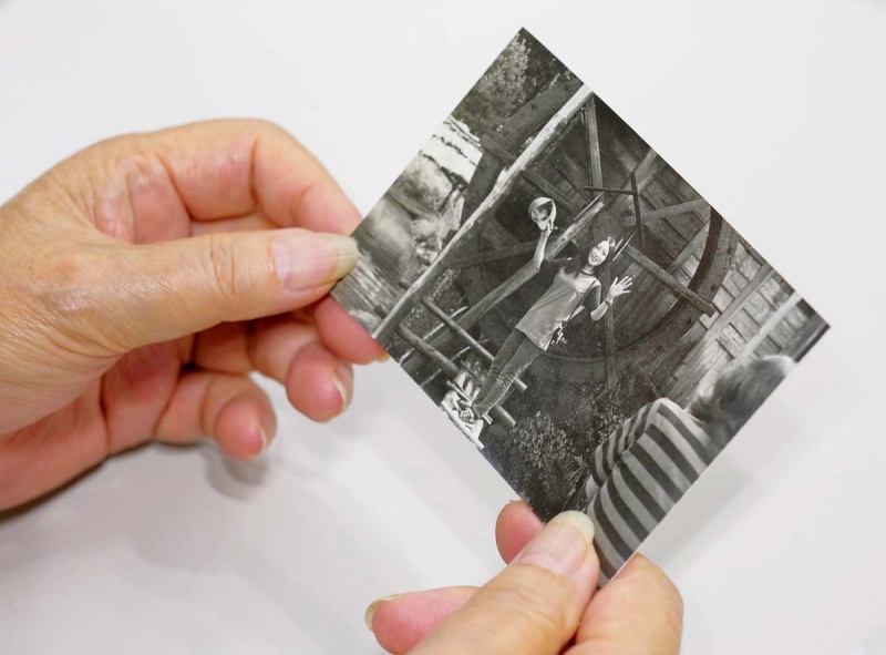 大学時代の千代田さん。肩に吊るしたカメラはミノルタSRTスーパー