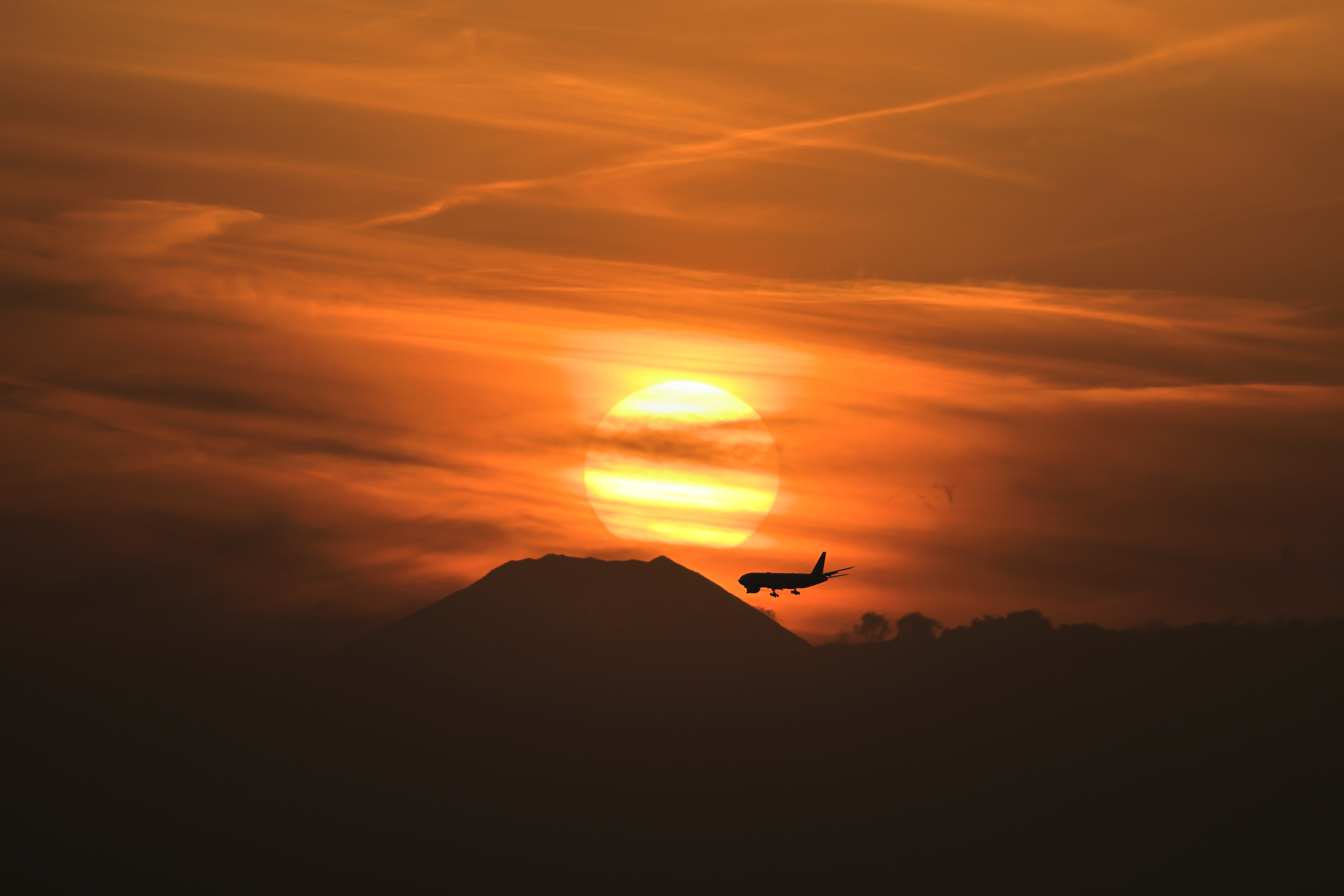 上の画像をHDRライク処理したもの<br><span class="fnt-85">EOS-1D X Mark III＋EF200-400mm F4L IS USM エクステンダー 1.4×（560mm） / シャッター優先AE（1/2,500秒・F5.6・+1.7EV） / ISO 200</span>