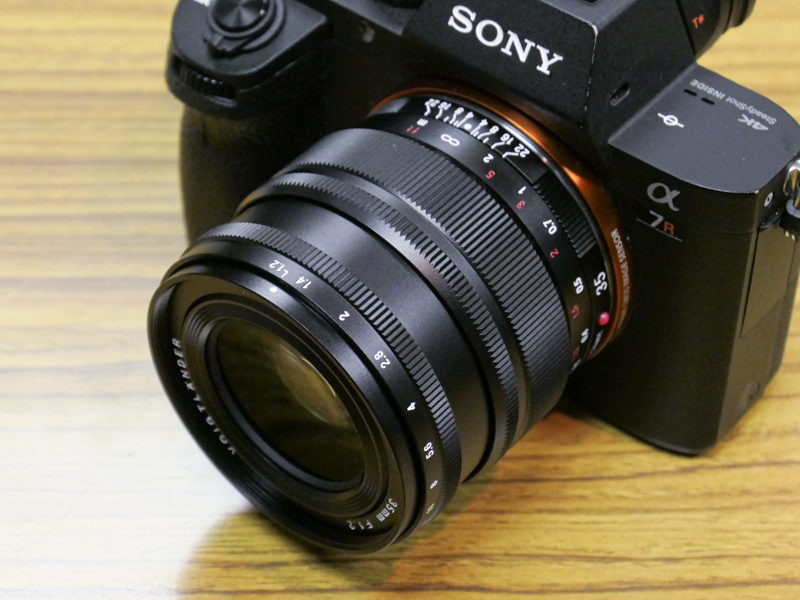 NOKTON 35mm F1.2 Aspherical SE E-mountをα7R IIに装着