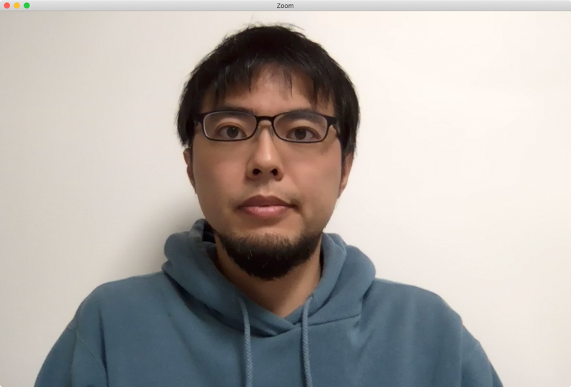 デスクに直接PCを置いているとき